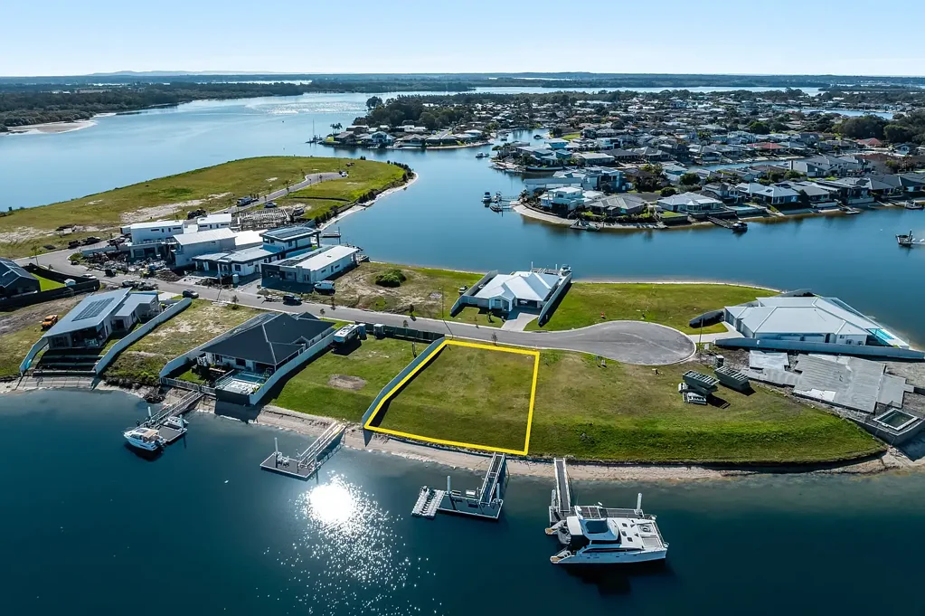 Yamba  Absolute Waterfront Opportunity