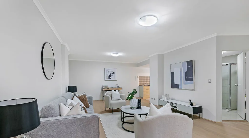 Large Two Bedroom Apartment with Entertainers Courtyard