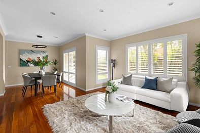 Doncaster 4 Slaapkamer A Modern Family Haven with Four Living Zones
