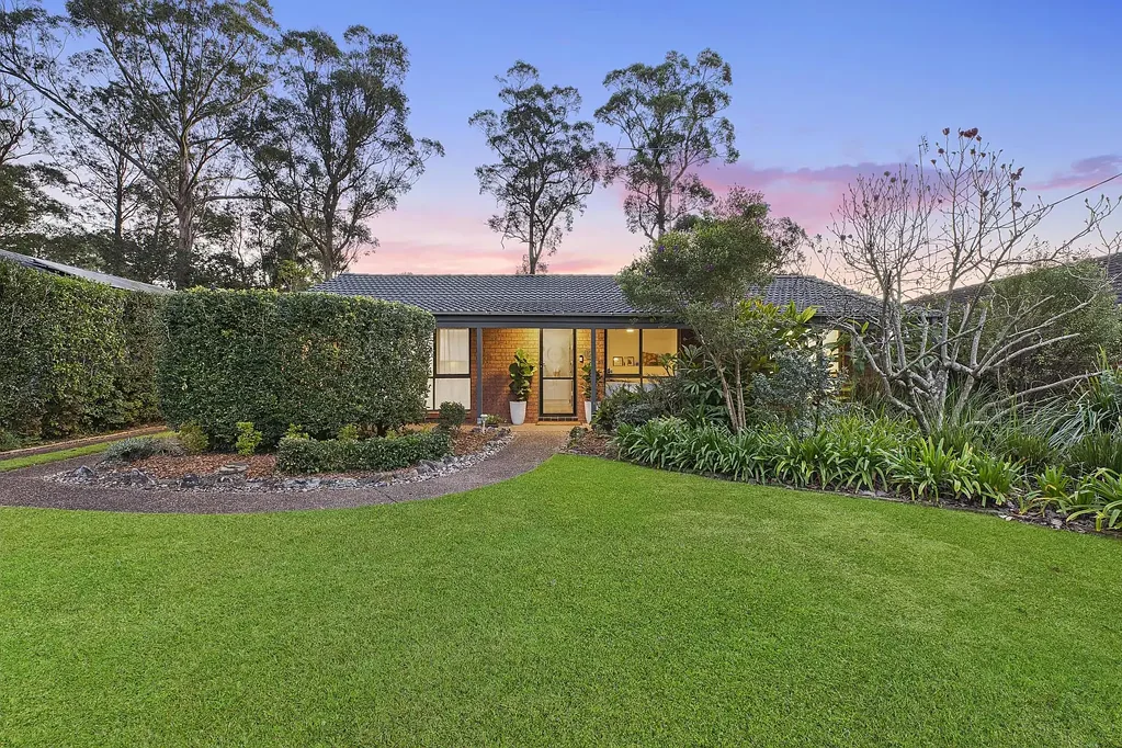 Erina 4Moenga Stunning Single Level Home – Huge Granny Flat Potential
