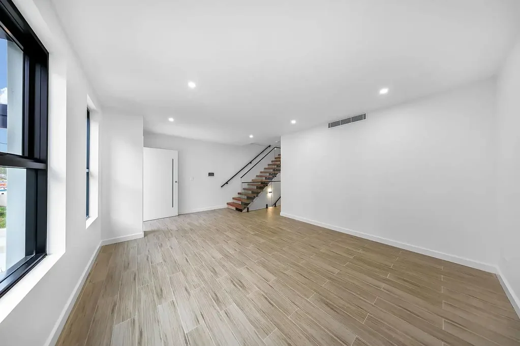 Castle Hill 3 Bedroom Promotional Price Brand New Townhouse in Castle Hill