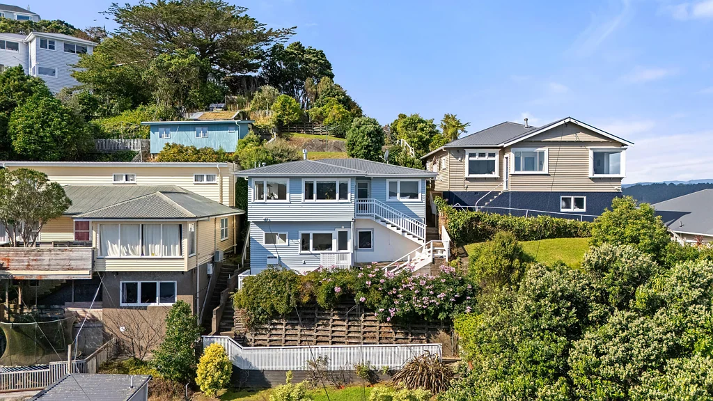 Hataitai 4房  Home & Income with Sweeping Sea Views