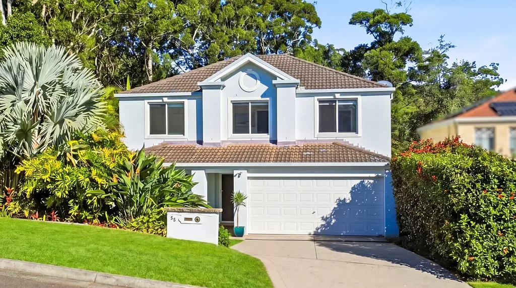 Bensville 5 Bedroom Light-Filled Living in a Quiet, Private Setting