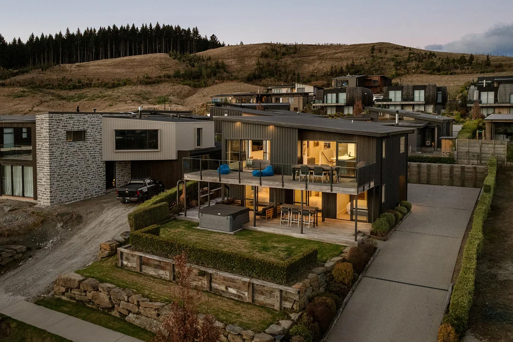 Wanaka 4Zimmer Elevated views, exceptional space