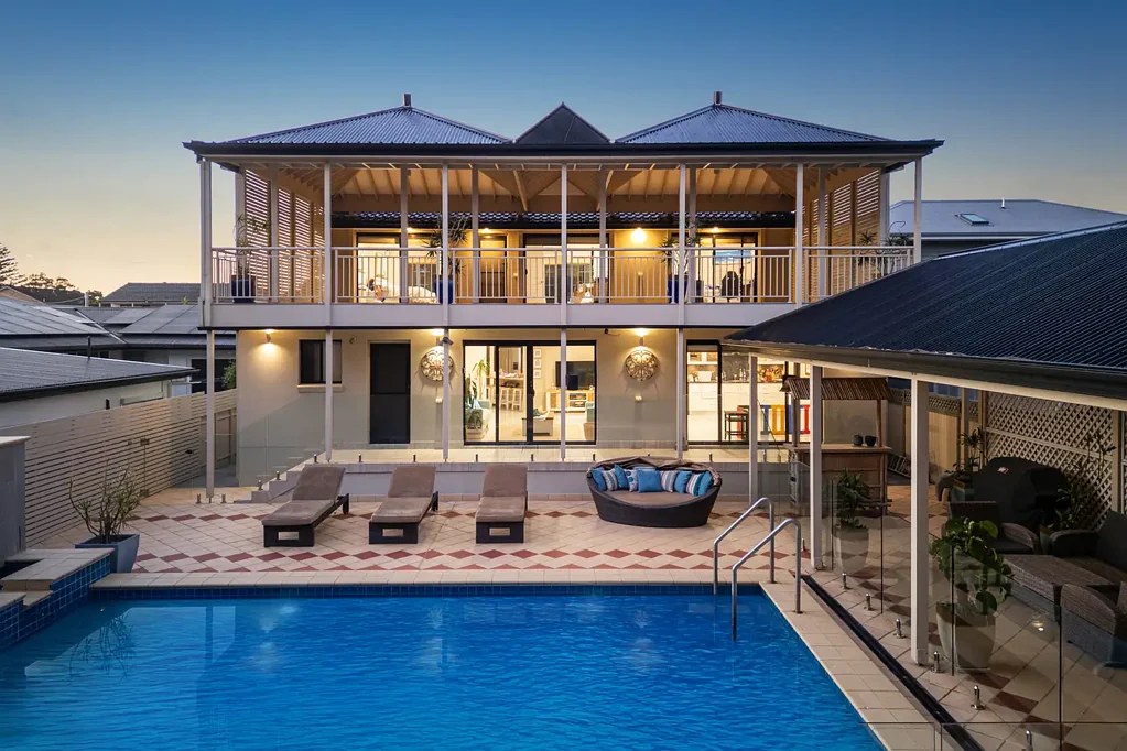 Wamberal 6ห้องนอน North facing coastal resort living 300m to the beach