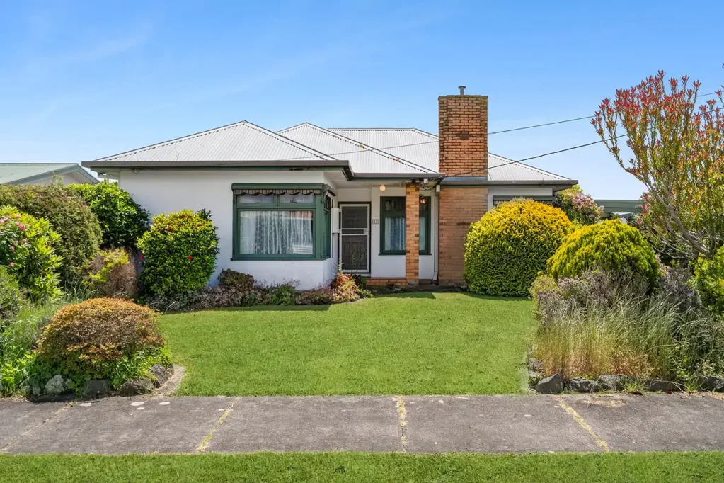 17 Thompson Street, Colac, VIC 3250