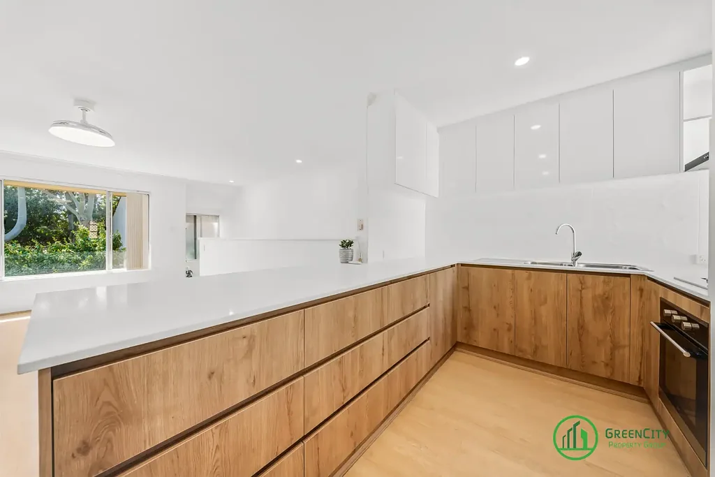 Como 2 Bedroom NEST OR INVEST!!!