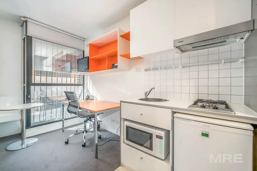 Furnished studio pad in the heart of Carlton