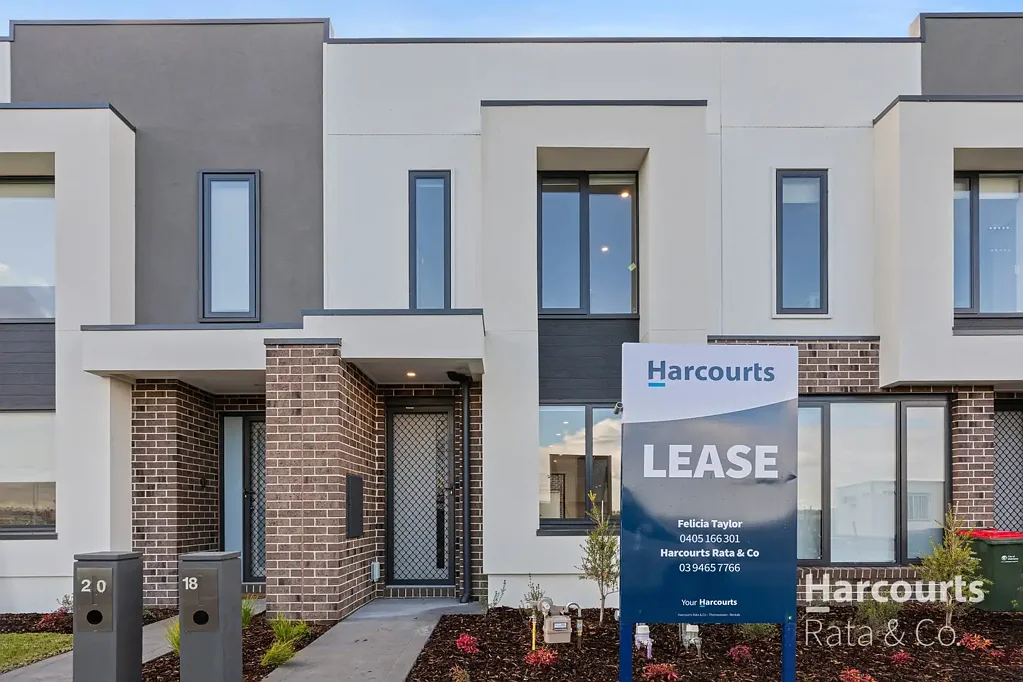 Near New Perfectly Designed Townhouse!