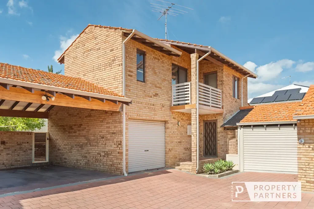 4/82 Deanmore Road, Scarborough, WA 6019