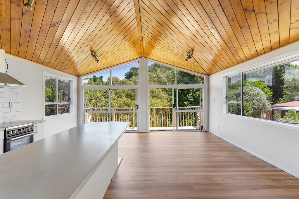 Huge Space - Great Location