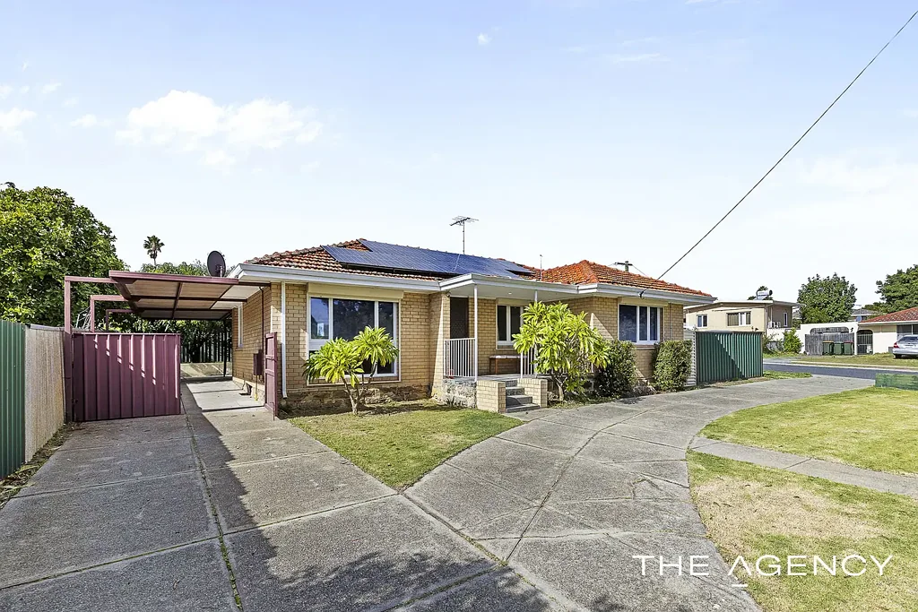 Girrawheen 4部屋 R20/40 Zoned Corner Block with Exciting Development Potential