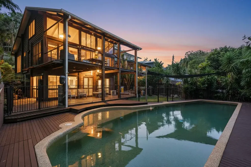 32 Barclay Road, Brinsmead, QLD 4870