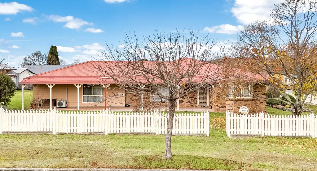 Tenterfield 4Zimmer Spacious Family Living on a Large Corner Block