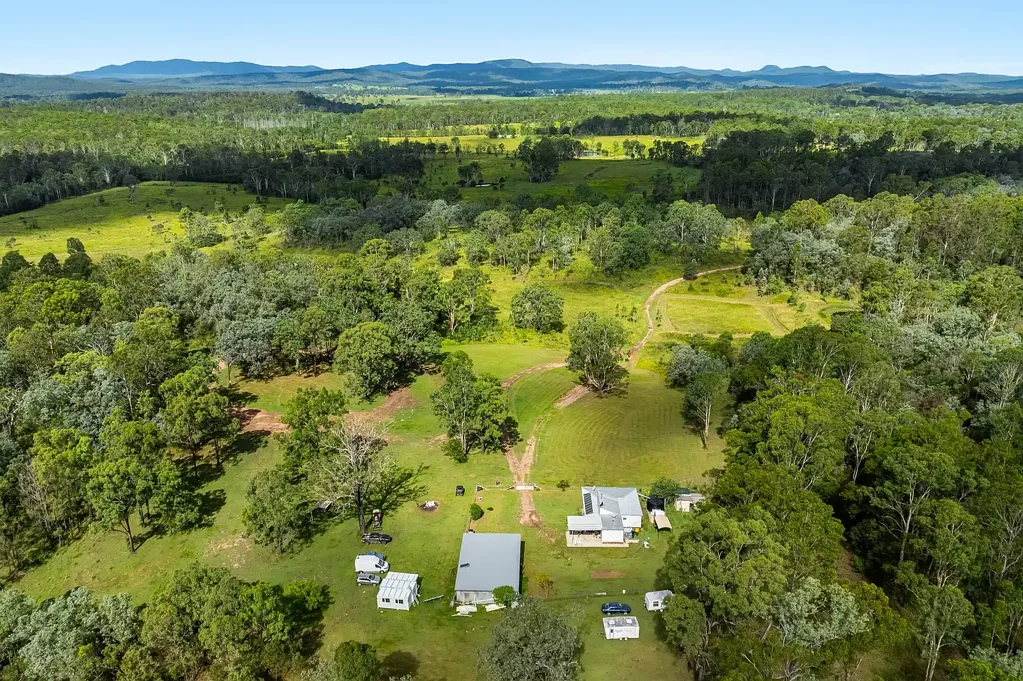 Tabulam Large Acreage With Picturesque Views