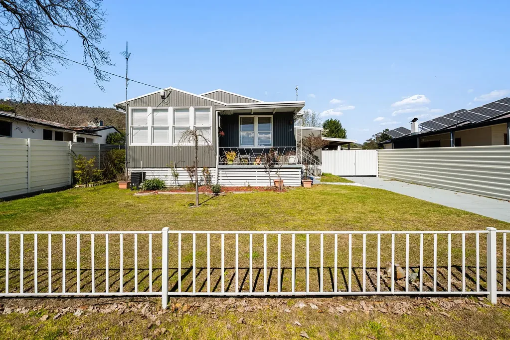 Mount Beauty 4 Slaapkamer Perfect First Home or Family Start at 118 Lakeside Ave
