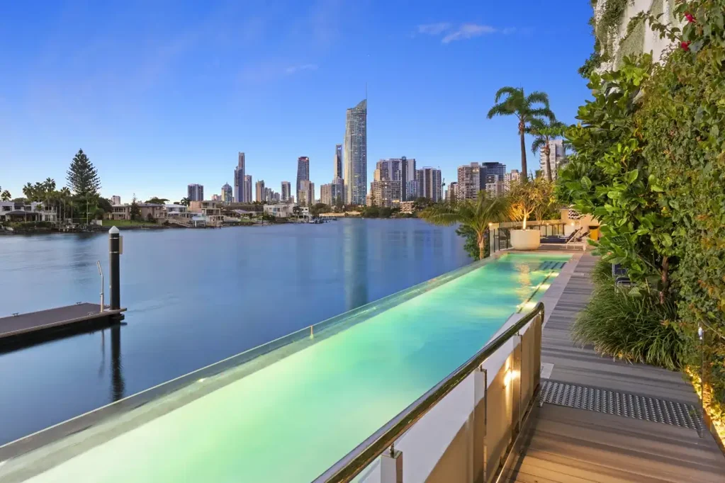 Surfers Paradise 3房  Architecturally Beautiful Waterfront Living with Stunning Views