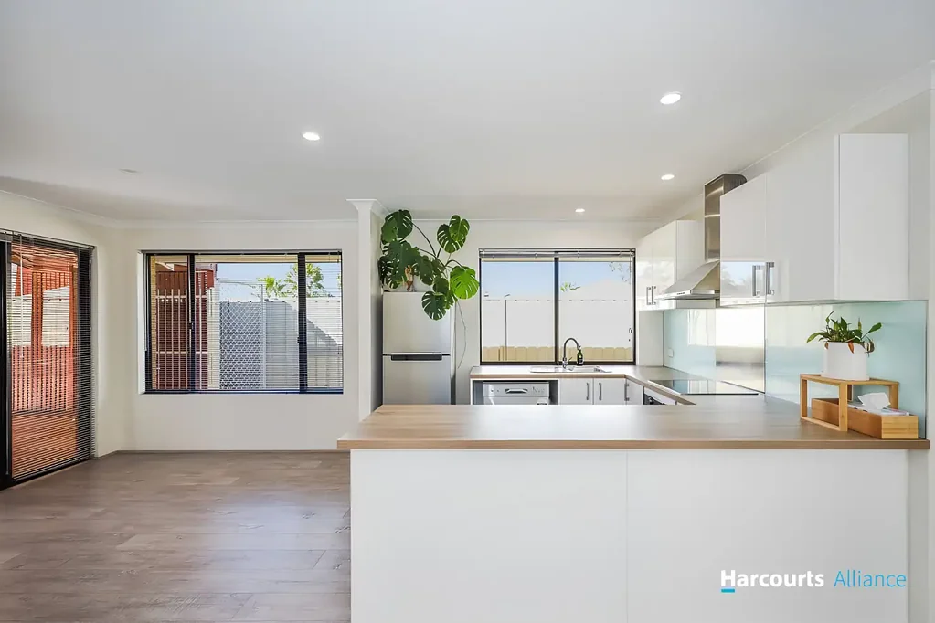 Quinns Rocks 3房  Coastal Investment Property