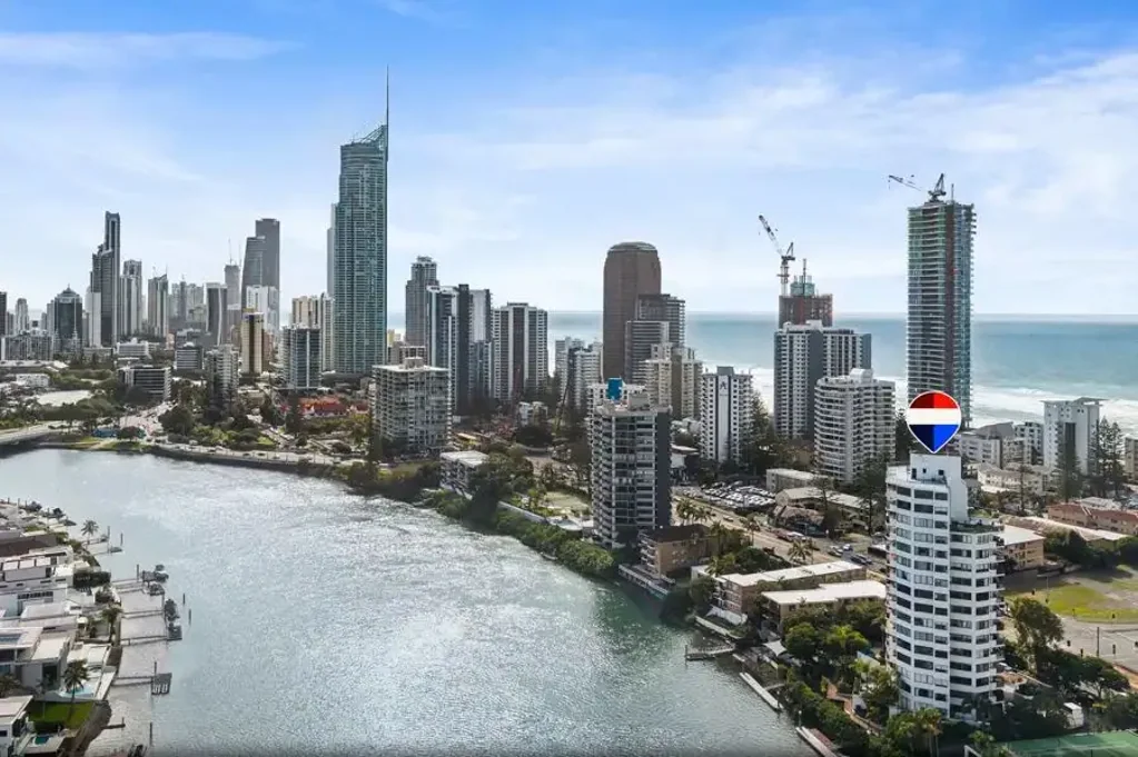 Surfers Paradise 2ਬੈੱਡਰੂਮ NORTH-FACING - PANORAMIC RIVER, OCEAN, SKYLINE & HINTERLAND VIEWS - EXPANSIVE ENTERTAINER'S BALCONY