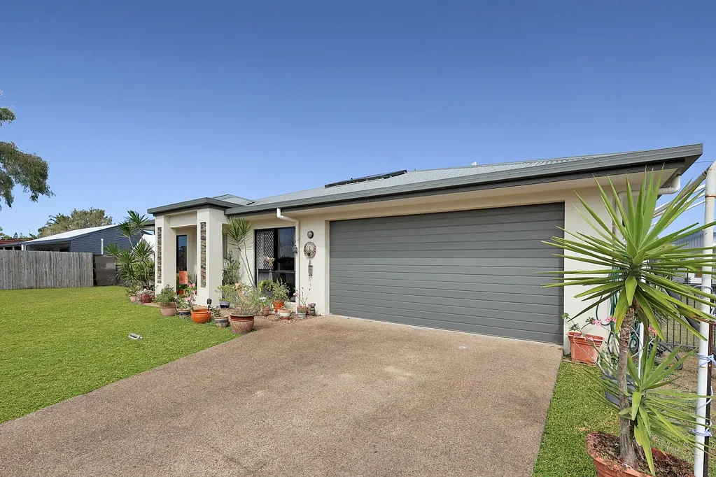 Forrest Beach 4房  Modern Family Home Close to Beach and Amenities