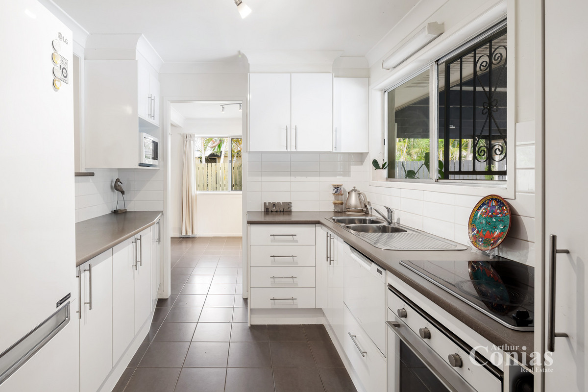 23 FURLONG ST, INDOOROOPILLY QLD 4068, 0 habitaciones, 0 baños, House