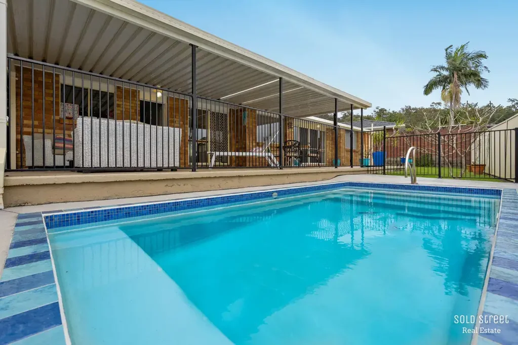 4 Loxton Court, Helensvale, QLD 4212