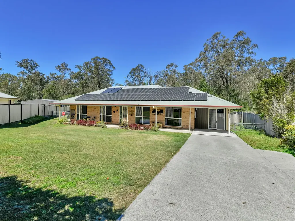 Flagstone 3房  Big Block Living Without the Acreage Commitment!