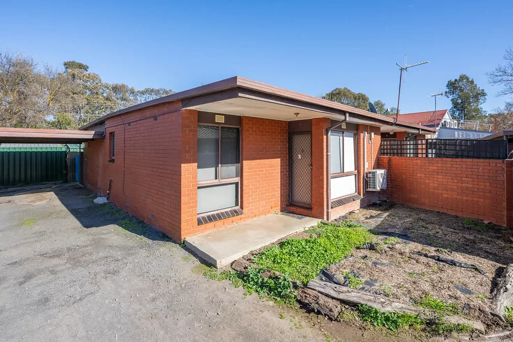 Mooroopna 2 Bedroom Solid, central and Secure!