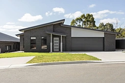 47 Parkfield Drive, Youngtown