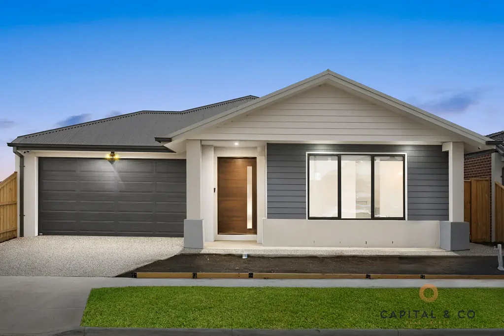 Beveridge 4침실 Brand New Dream Home Awaits with two masters !!