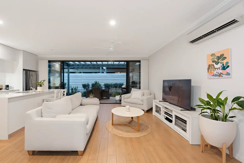 Robina 3ਬੈੱਡਰੂਮ Exciting Opportunity - Family town home in the heart of Robina!