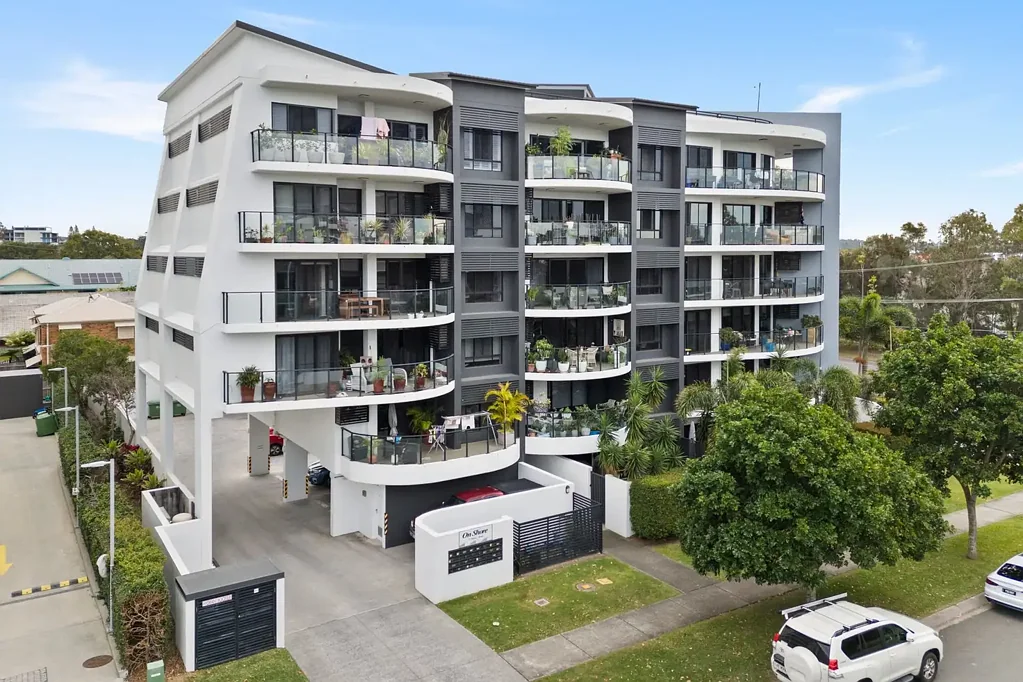 Cleveland 3 Bedroom Modern, Spacious & Conveniently Located in the Heart of Cleveland