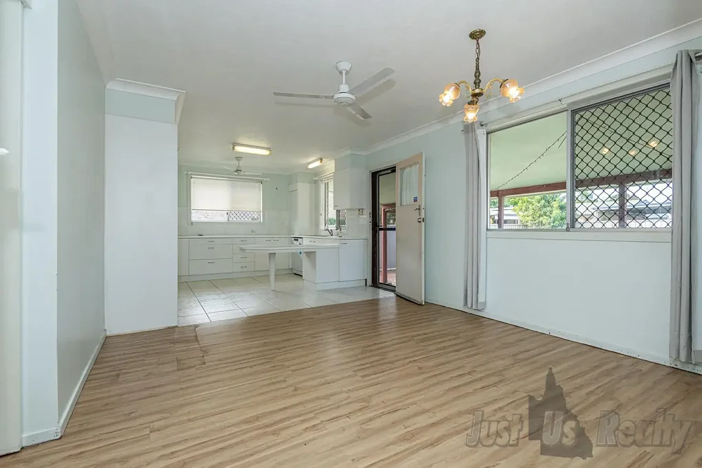 Svensson Heights 5 Slaapkamer Spacious Family Home with Dual Living & Poolside Guest Retreat