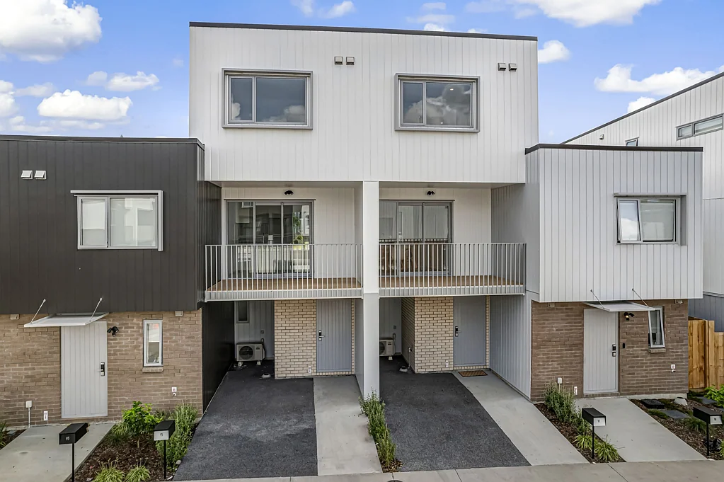 Mangere East 3Kwarto Brand New 3-Beds in Mangere Now $725K!
