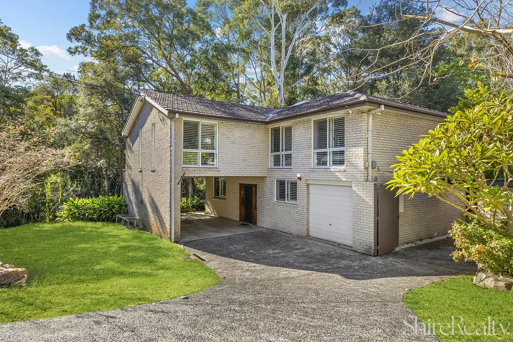 Baulkham Hills 5ห้องนอน Impressive family retreat with a bush backing