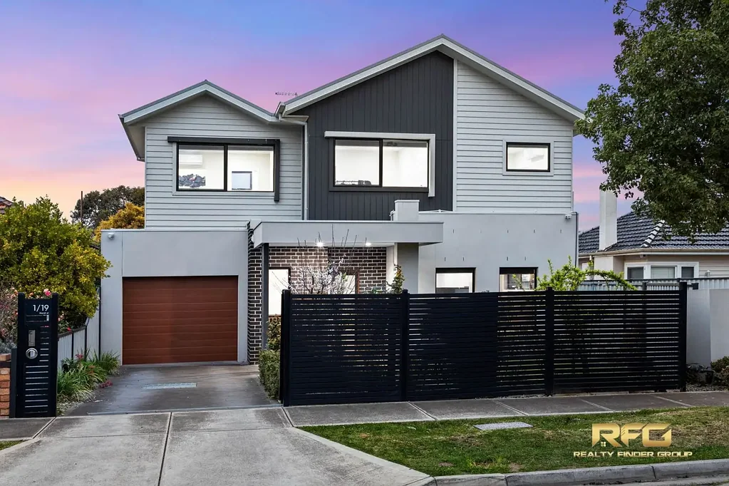 Maidstone 4غرفة نوم Spacious Family Townhouse in Prime Maidstone Location!