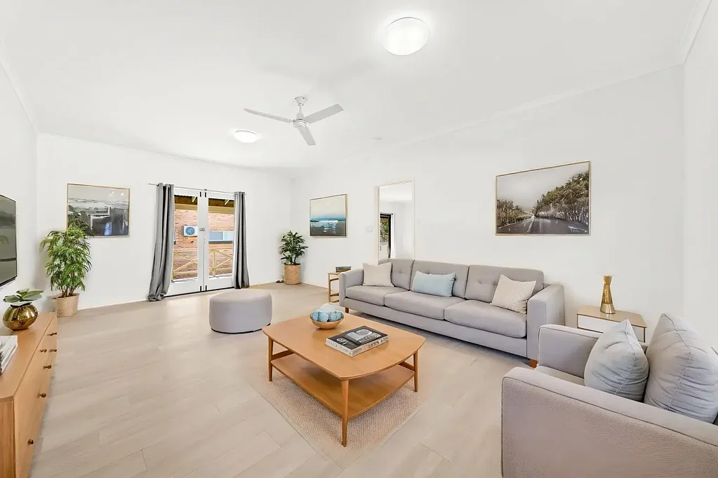 Upper Mount Gravatt 6房 优越地段的宽敞双层独立居住潜力住宅 Spacious Dual Living Potential Home in an Unbeatable Location