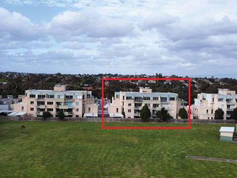 Coburg 2 Bedroom Stylish and Spacious Apartment in Coveted Coburg Location