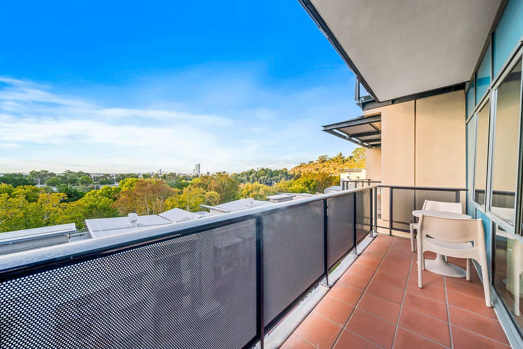 19/118 Mounts Bay Road, Perth, WA 6000