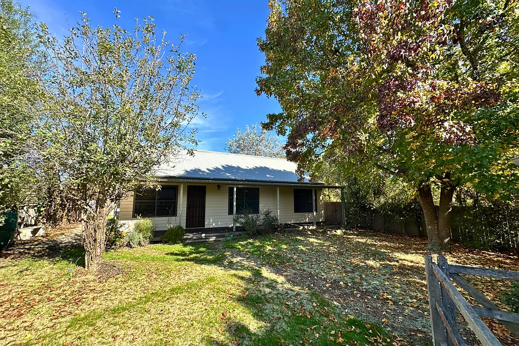 Braidwood 3 Bedroom Peaceful Cul-de-sac Living - Ideal First Home or Investment!