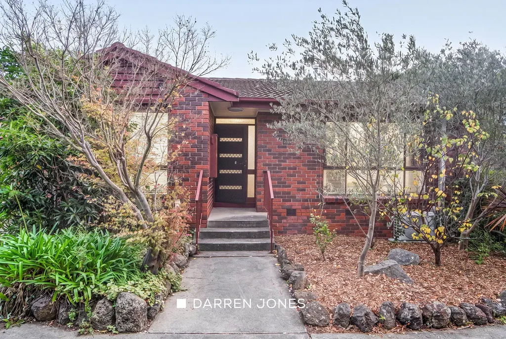 Low Maintenance Living in the Heart of Greensborough!