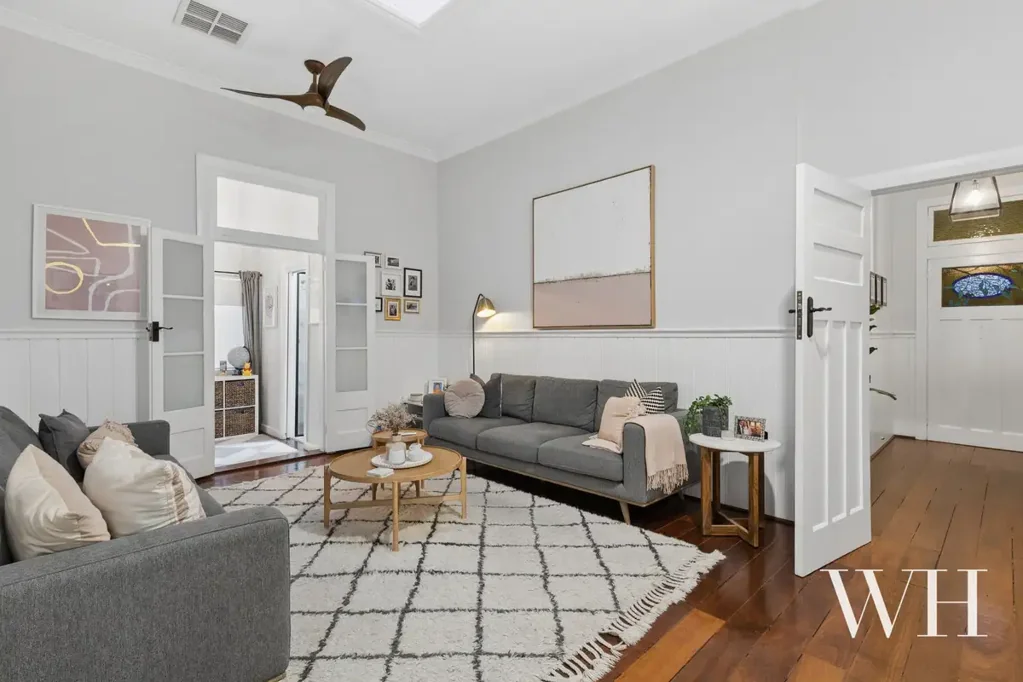 East Fremantle 4房  An East Fremantle Treasure: Atmosphere, Grace & Style