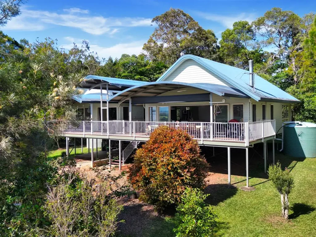 Barrine 3 Slaapkamer Spectacular Lake Tinaroo Retreat on 19.8 Acres with Future Potential