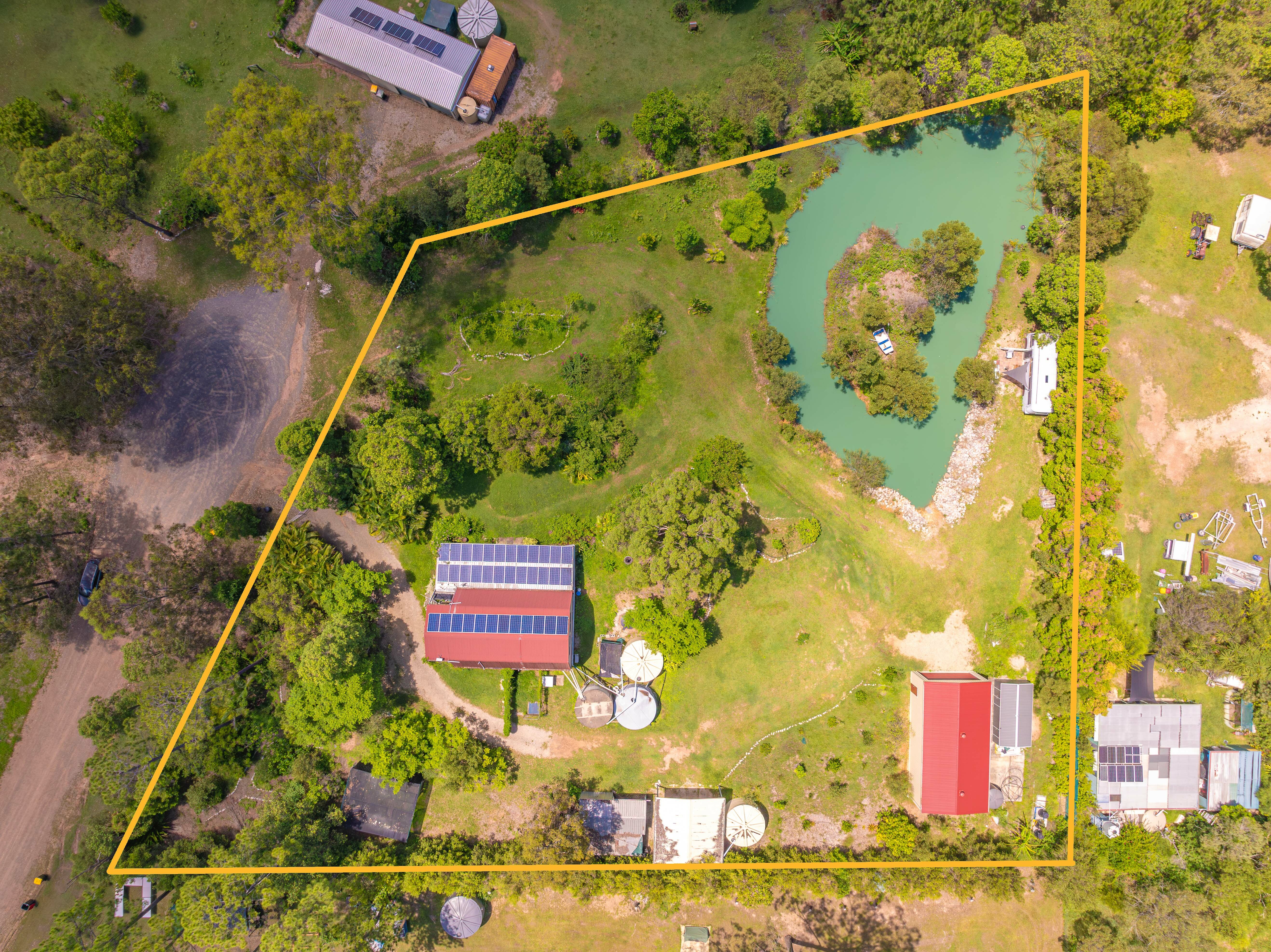 1 GAUNT RD, GLENWOOD QLD 4570, 0 rūma, 0 rūma horoi, House