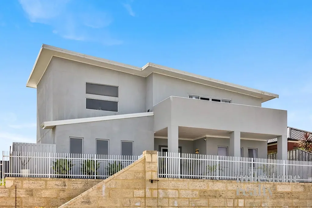 Yanchep 5 Slaapkamer Elevated coastal living with ocean outlooks, space for everyone, and a lifestyle to match