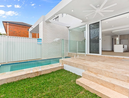 22 Fontainebleau Street, Sans Souci, St George, 4 habitaciones, 2 baños, Apartment