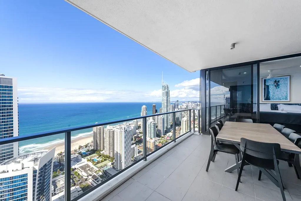 Surfers Paradise 4 Slaapkamer Luxury Sky Home With Investment Appeal and Panoramic Views in Circle on Cavill