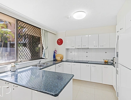 3/43 Enderley Avenue, Surfers Paradise, Gold Coast, 2 कमरे, 2 बाथरूम, Apartment