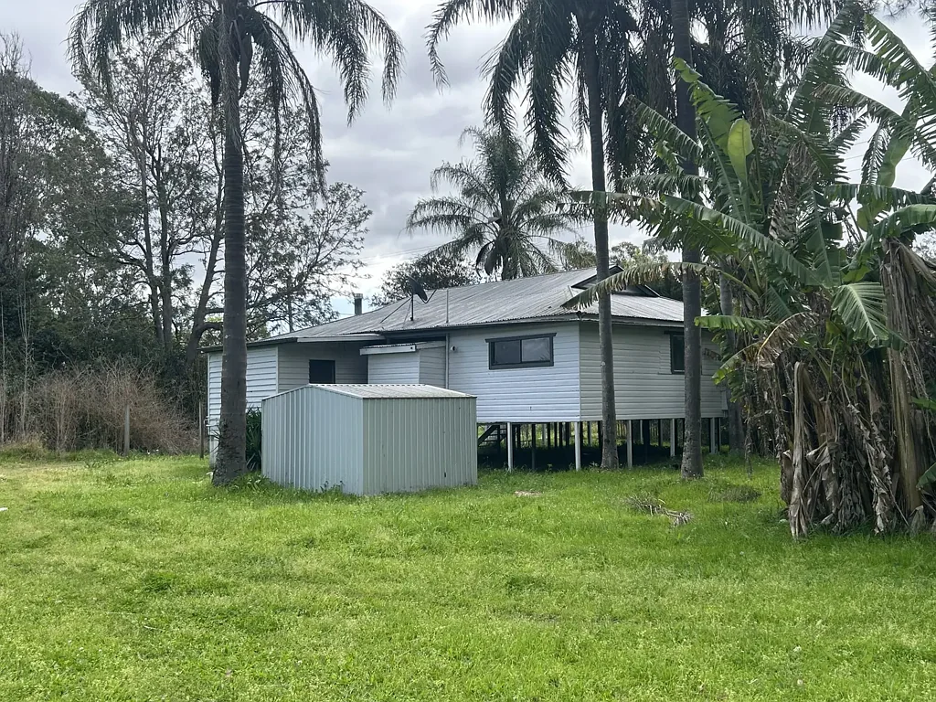 Urbenville 4Moenga A Renovated Country Gem on an Impressive Double Block