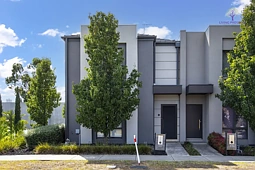 59 Waterhaven Boulevard, Point Cook